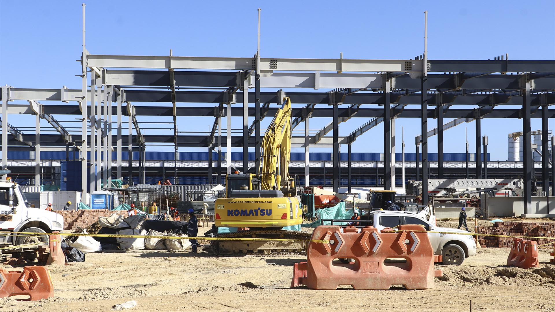La Dirección Sectorial de Movilidad, en el marco de la Auditoría Financiera de Gestión y Resultados, realizó una visita a la infraestructura del proyecto Metro, uno de los más grandes del país, con el objetivo de verificar su avance que llega al 60 % y la ejecución de recursos. El recorrido incluyó el Patio Taller y las Estaciones 1 y 9. 