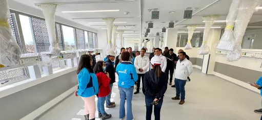 Funcionarios de la Contraloría verifican obras de la Torre II  del Hospital de Kennedy