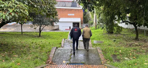 Funcionarios de la Contraloría de Bogotá visitando obras en la ciudad