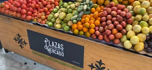 Imagen del puesto de frutas en la Plaza de Mercado.