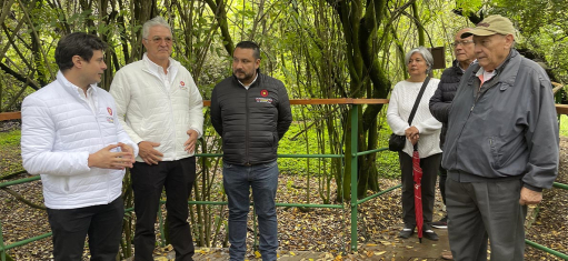 Imagen de funcionarios de la Contraloría y comunidad de la Localidad de Suba.