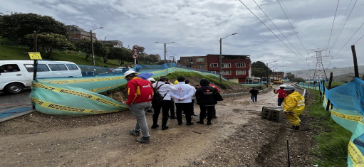 Imagen de funcionarios de la Contraloría de Bogotá en recorrido por la Localidad de Rafael Uribe Uribe.