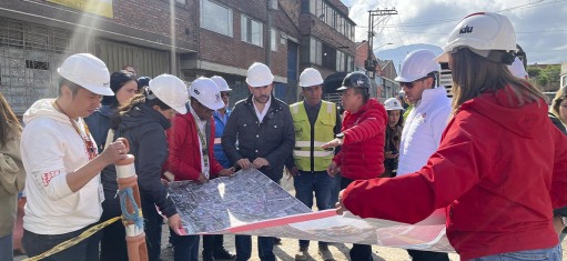 Funcionarios de la Contraloría de Bogotá visitan obras de valorización-
