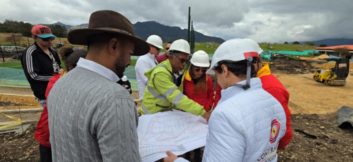 Imagen de funcionarios de la Contraloría de Bogotá en recorrido por Sumapaz.
